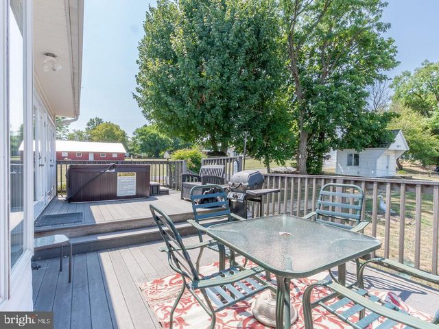 113 W MAIN ST, Stanley, VA 22851