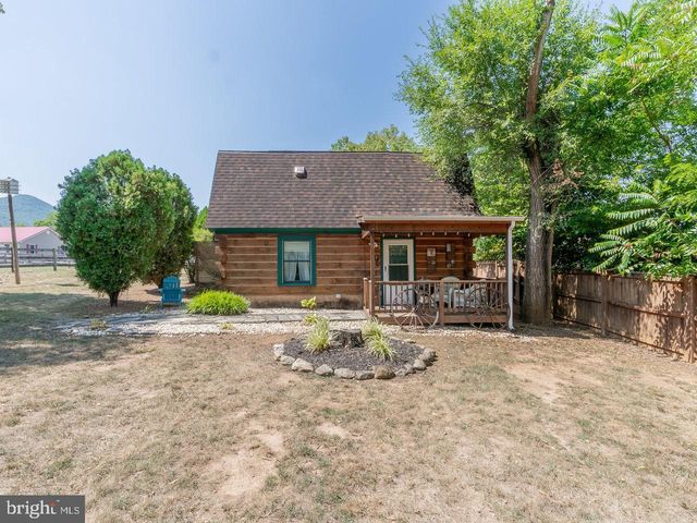 113 W MAIN ST, Stanley, VA 22851