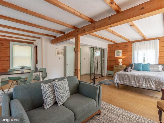 113 W MAIN ST, Stanley, VA 22851