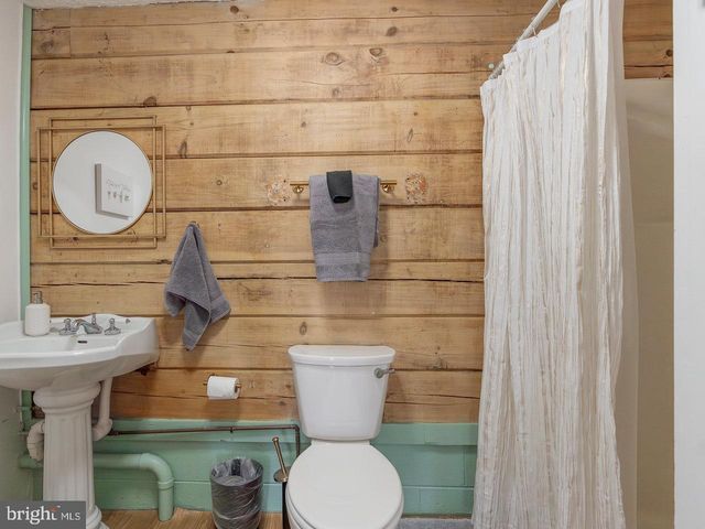 113 W MAIN ST, Stanley, VA 22851