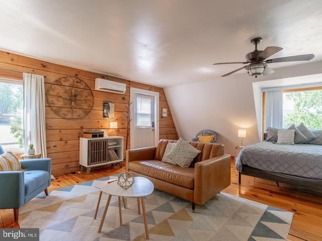 113 W MAIN ST, Stanley, VA 22851