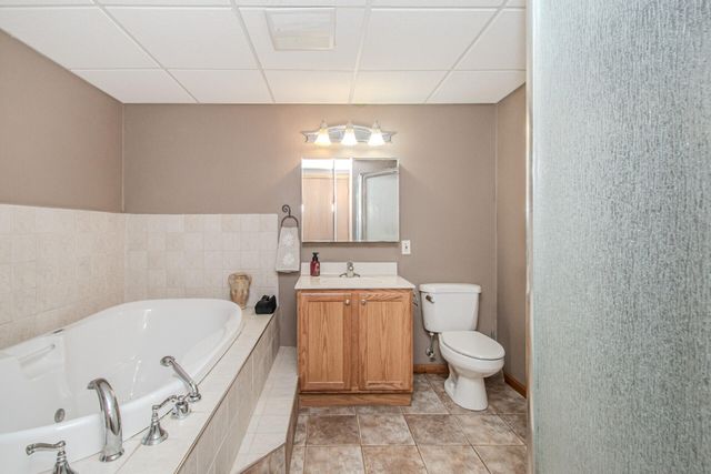 1782 Sycamore Court, Saline City, MI 48176