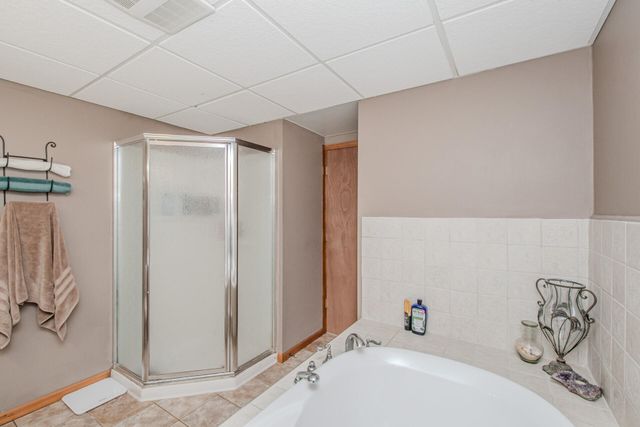 1782 Sycamore Court, Saline City, MI 48176