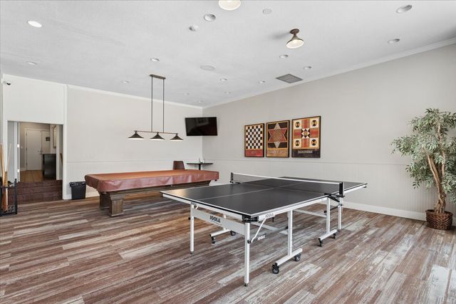 127 Acacia Circle 402, Indian Head Park, IL 60525