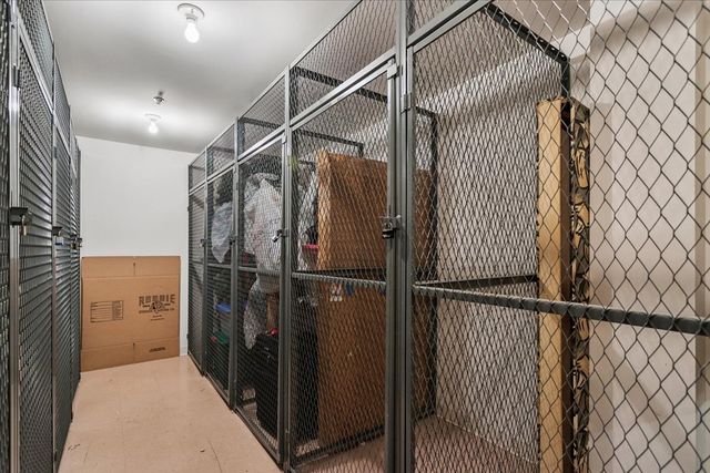 127 Acacia Circle 402, Indian Head Park, IL 60525