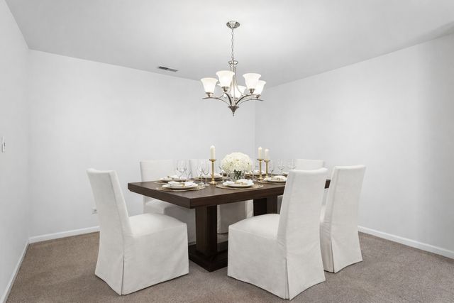 127 Acacia Circle 402, Indian Head Park, IL 60525