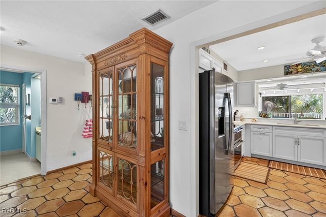 5312 Ladyfinger Lake RD, Sanibel, FL 33957