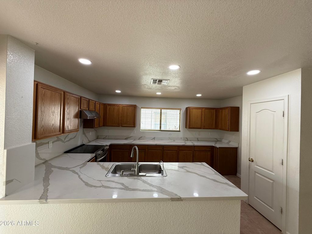 9518 N 82nd Glen, Peoria, AZ 85345 — exterior