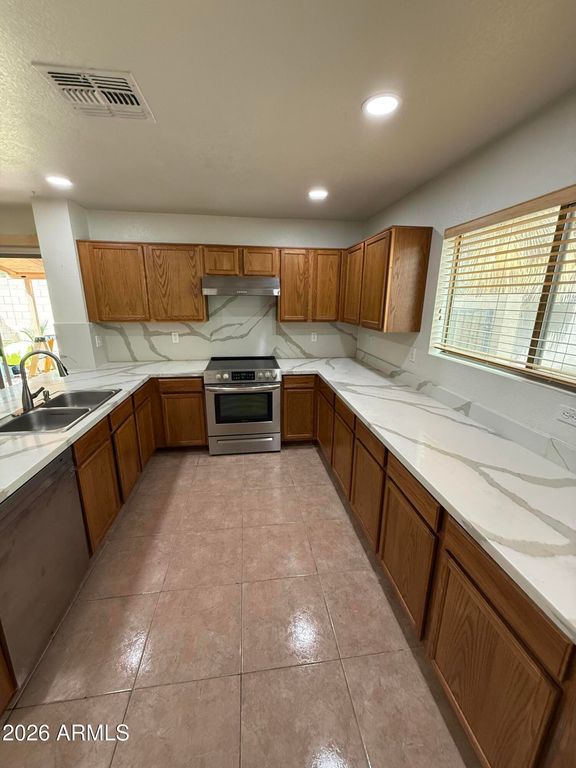 9518 N 82nd Glen, Peoria, AZ 85345 — photo 3