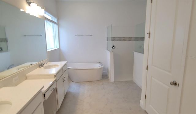 15142 LAKE BESSIE LOOP, Winter Garden, FL 34787