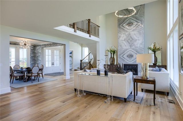 2804 W 176th Street, Overland Park, KS 66085