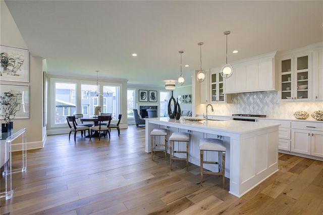 2804 W 176th Street, Overland Park, KS 66085