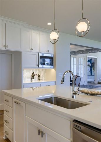 2804 W 176th Street, Overland Park, KS 66085