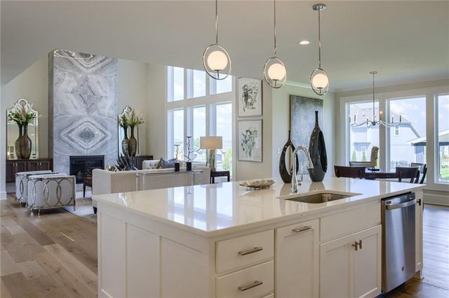 2804 W 176th Street, Overland Park, KS 66085