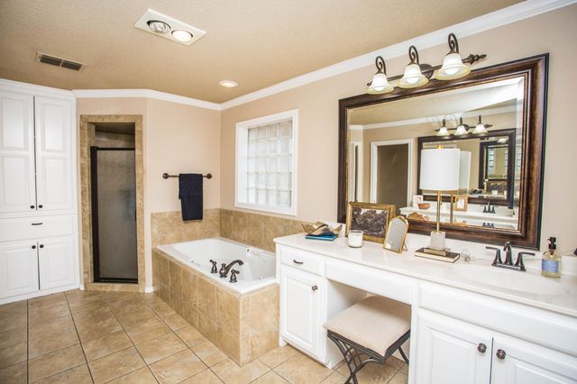 9806 Elkhart Avenue, Lubbock, TX 79424