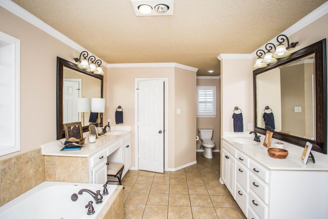 9806 Elkhart Avenue, Lubbock, TX 79424
