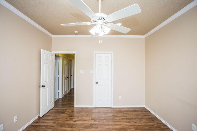 9806 Elkhart Avenue, Lubbock, TX 79424