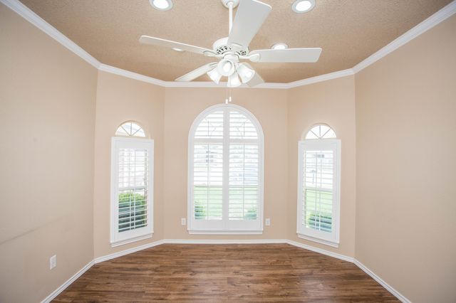 9806 Elkhart Avenue, Lubbock, TX 79424