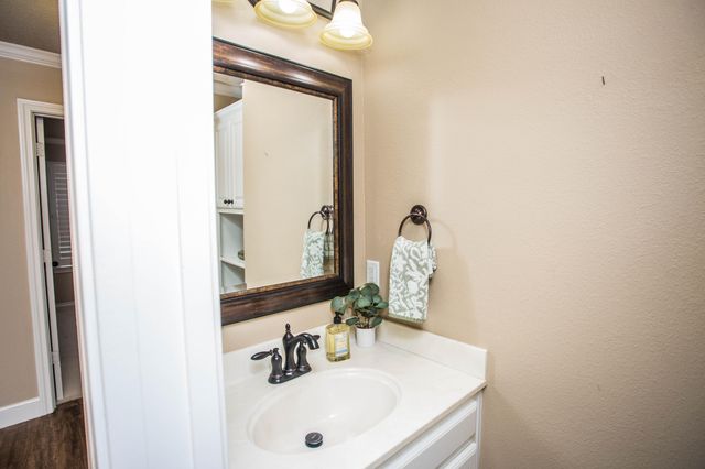 9806 Elkhart Avenue, Lubbock, TX 79424