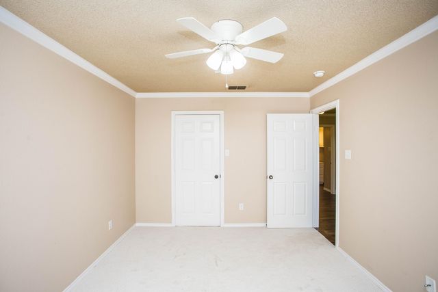 9806 Elkhart Avenue, Lubbock, TX 79424