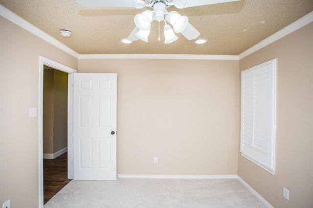 9806 Elkhart Avenue, Lubbock, TX 79424