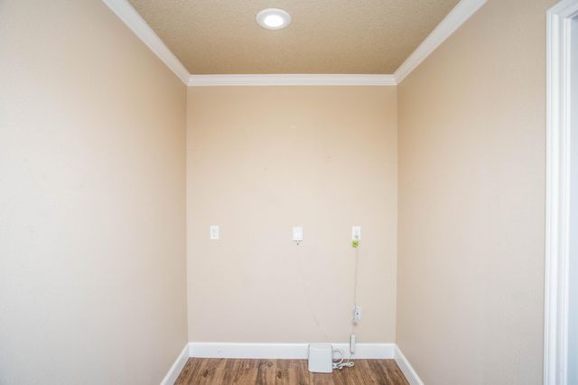 9806 Elkhart Avenue, Lubbock, TX 79424