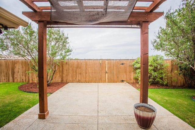 9806 Elkhart Avenue, Lubbock, TX 79424