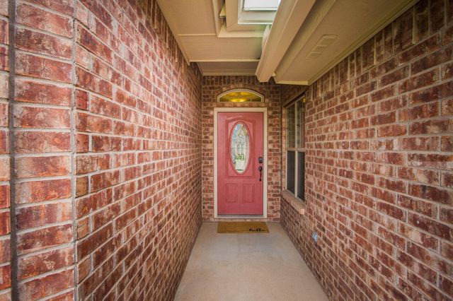 9806 Elkhart Avenue, Lubbock, TX 79424