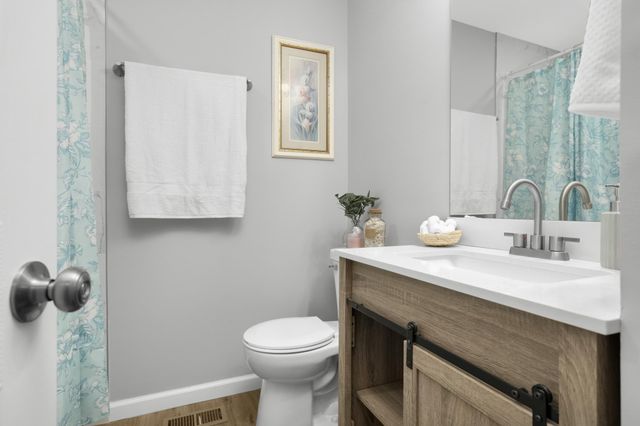 4533 Welcome Avenue N, Crystal, MN 55422