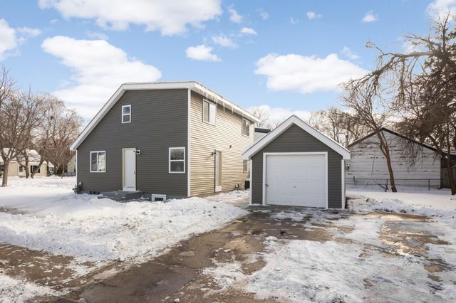 4533 Welcome Avenue N, Crystal, MN 55422