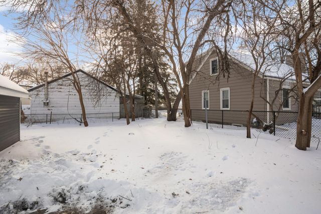 4533 Welcome Avenue N, Crystal, MN 55422