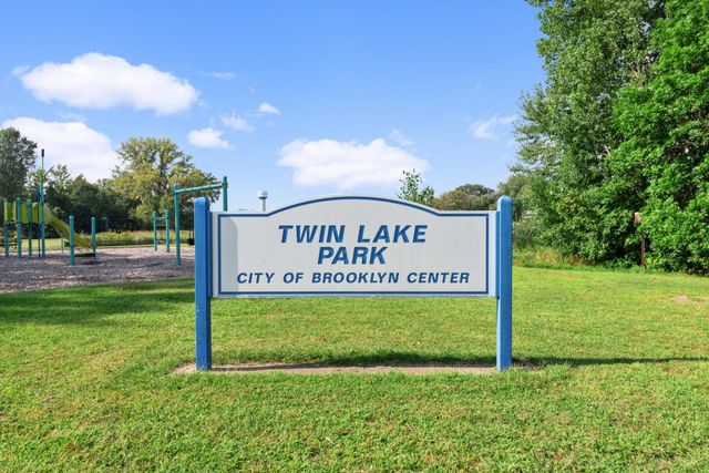 4533 Welcome Avenue N, Crystal, MN 55422