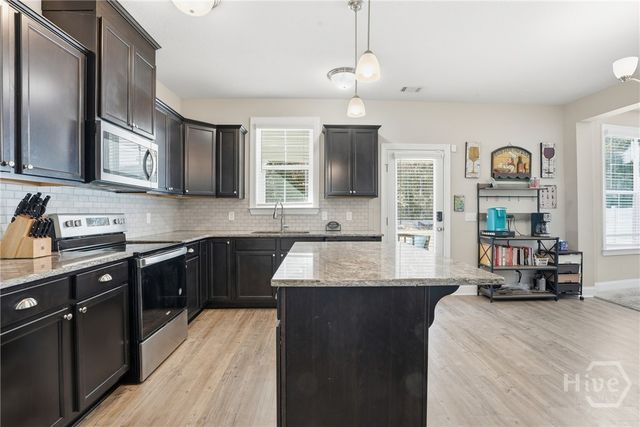 165 Laguna Way, Savannah, GA 31405