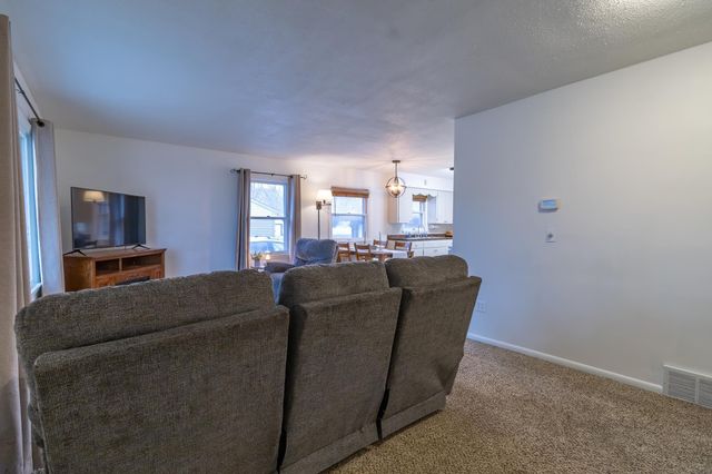 707 W Alcott Avenue, Fergus Falls, MN 56537