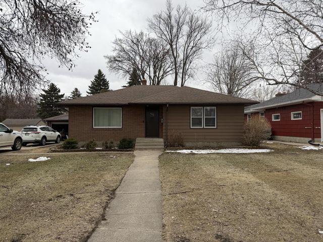 707 W Alcott Avenue, Fergus Falls, MN 56537