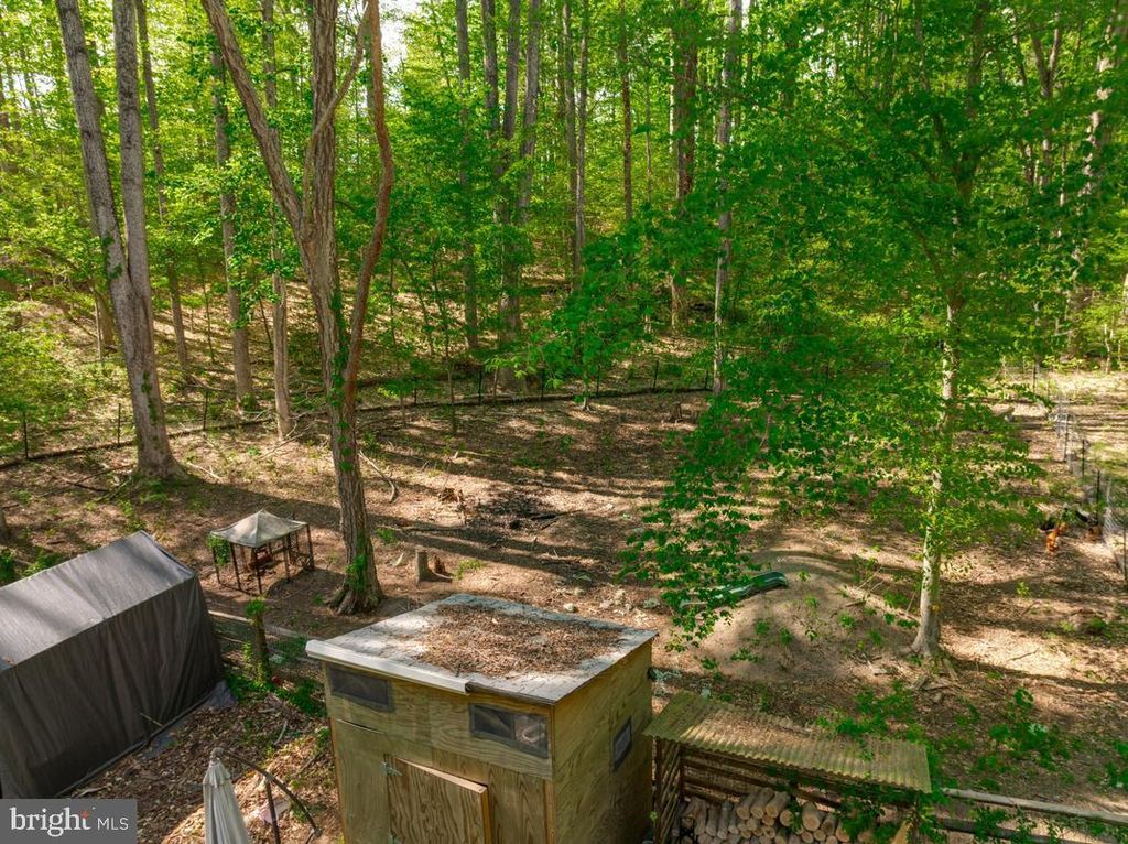 Image 13 of property listing at 5030 SUNNYHILLS DR, Sunderland, MD 20689