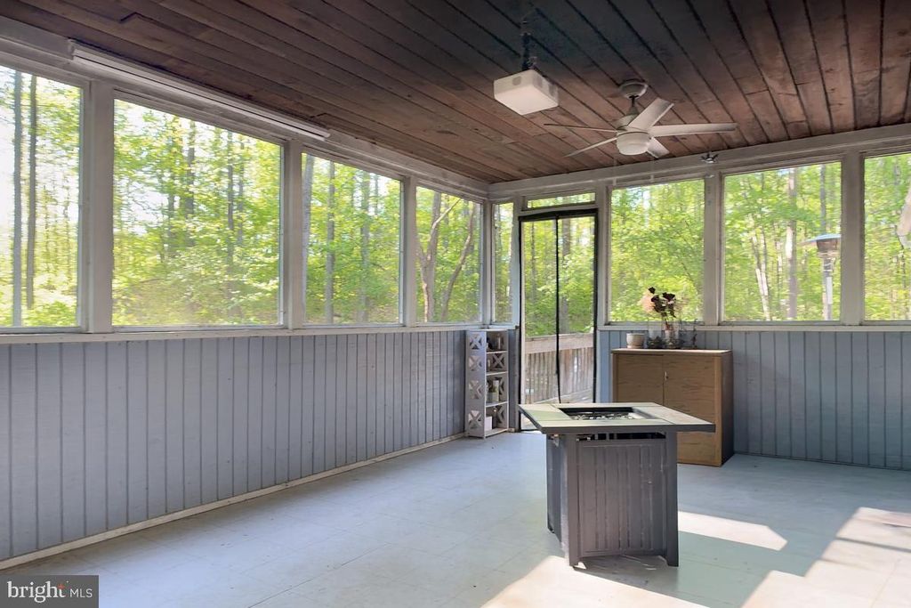 Image 16 of property listing at 5030 SUNNYHILLS DR, Sunderland, MD 20689