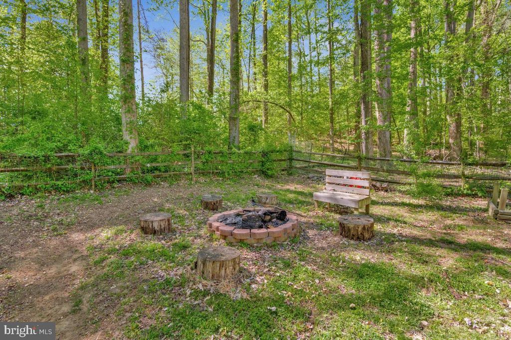 Image 36 of property listing at 5030 SUNNYHILLS DR, Sunderland, MD 20689