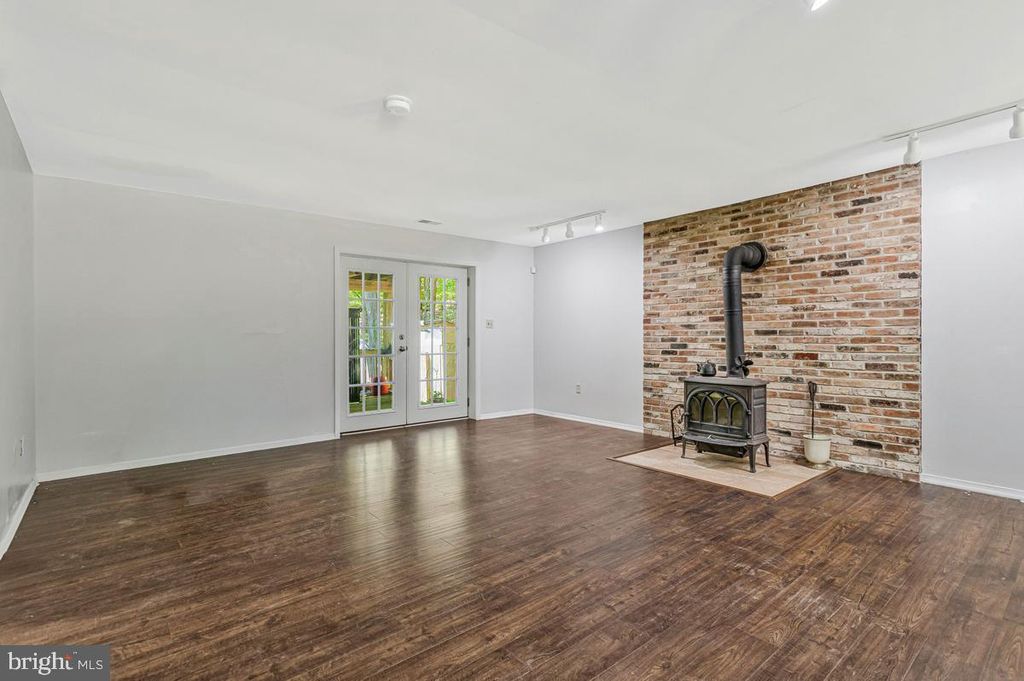Image 4 of property listing at 5030 SUNNYHILLS DR, Sunderland, MD 20689