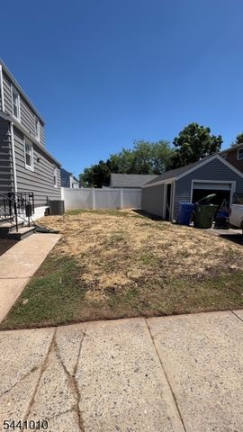 1019 W Henry St, Linden City, NJ 07036