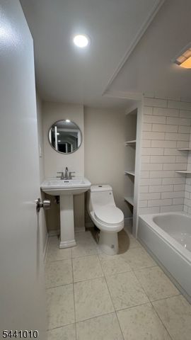 1019 W Henry St, Linden City, NJ 07036