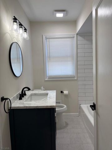 1019 W Henry St, Linden City, NJ 07036