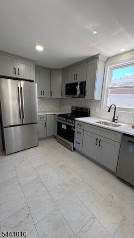 1019 W Henry St, Linden City, NJ 07036