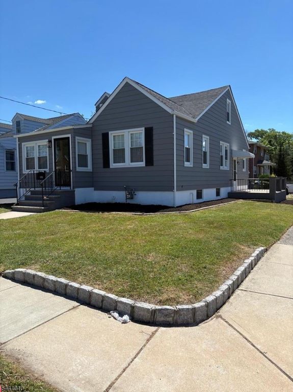 1019 W Henry St, Linden City, NJ 07036