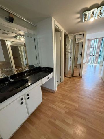 20379 W Country Club Dr 1433, Aventura, FL 33180