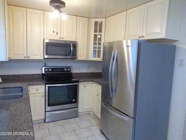 608 B Willow Lane, Whiting, NJ 08759