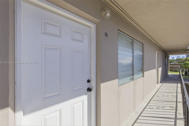 126 SW 18th Ave 10, Miami, FL 33135