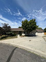 433 N Rene Pl., Eagle, ID 83616