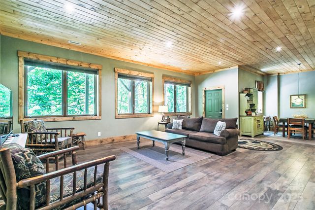58 Great Aspen Way, Black Mountain, NC 28711