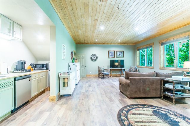 58 Great Aspen Way, Black Mountain, NC 28711